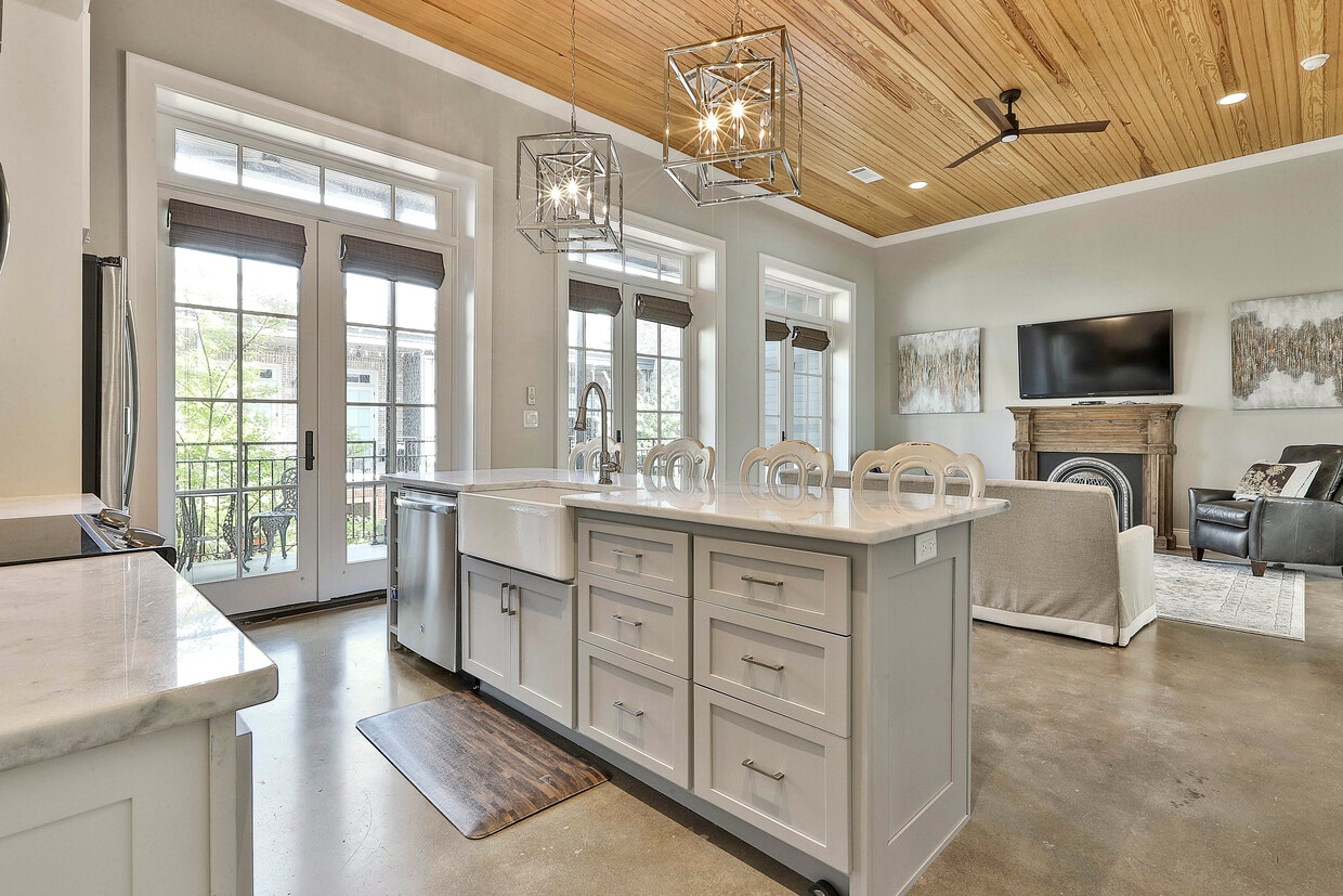 Kitchen / Living - 9 Main St