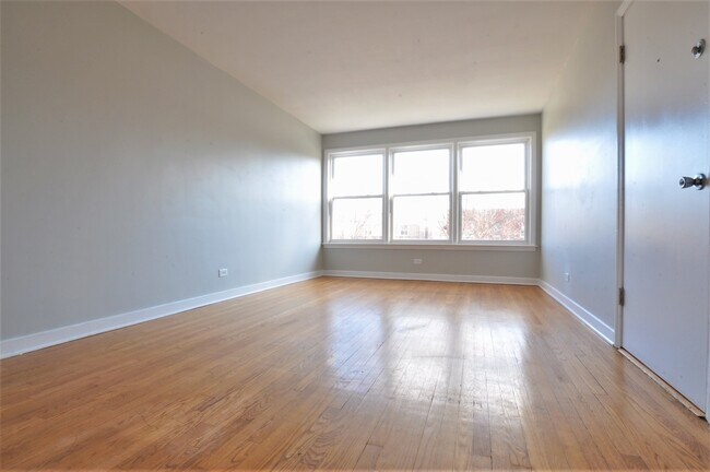 Building Photo - 8922 Bronx Ave