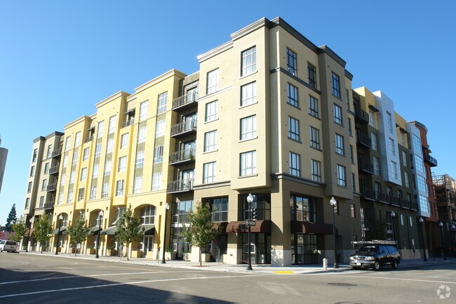 Building Photo - Market Square Homes