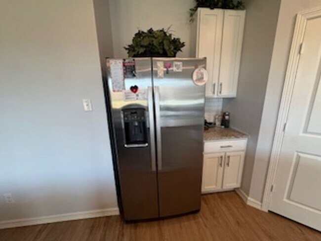 Foto del edificio - Brand-New 4BR Home with Modern Design in S...