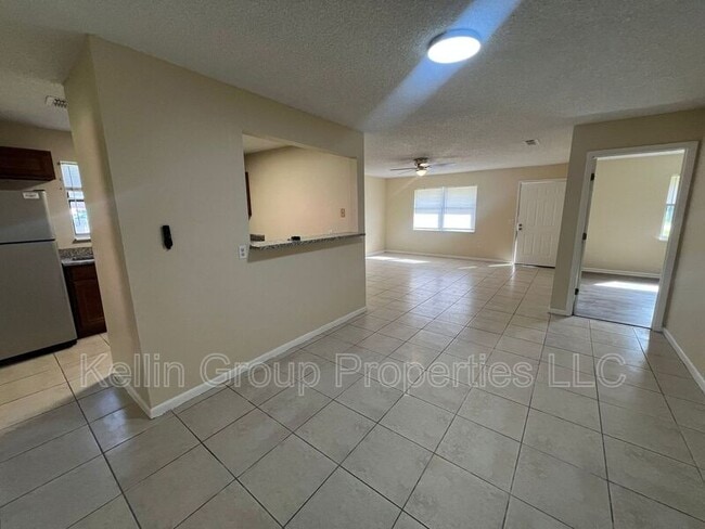 Building Photo - 858 Fox Lake Dr