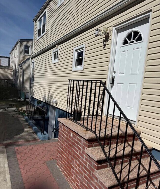 Foto del edificio - 134 Scranton Ave