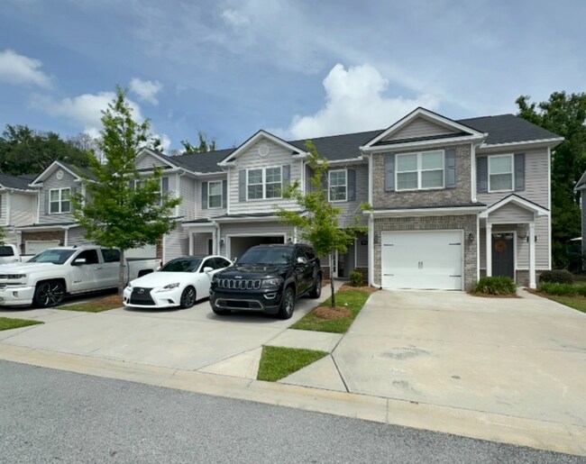 Foto del edificio - 3 bedrooms, 2.5 bathrooms townhome in the ...