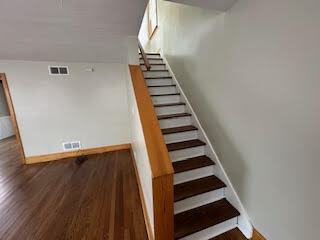 Building Photo - 176 Riverview Dr