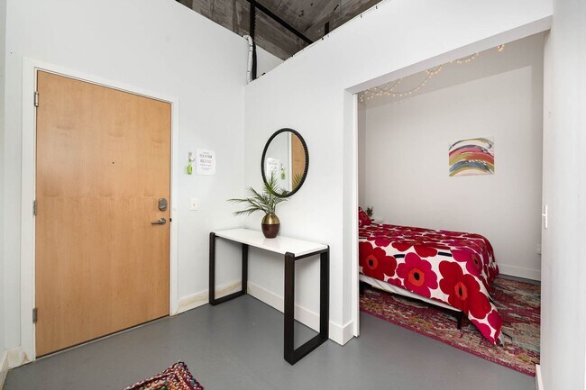 Foto del edificio - 2 Bedroom 2 Bath Loft Along the Little Miami River and Loveland Bike Trail