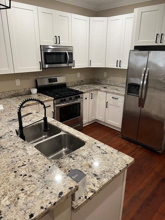 Foto del edificio - 621 S Alexander St