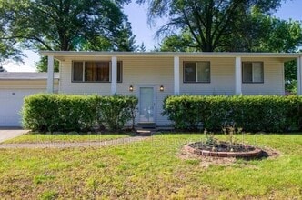 Building Photo - 10 Gary Glen Dr