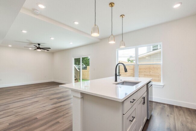 Foto del edificio - 3702 Tower View Ct