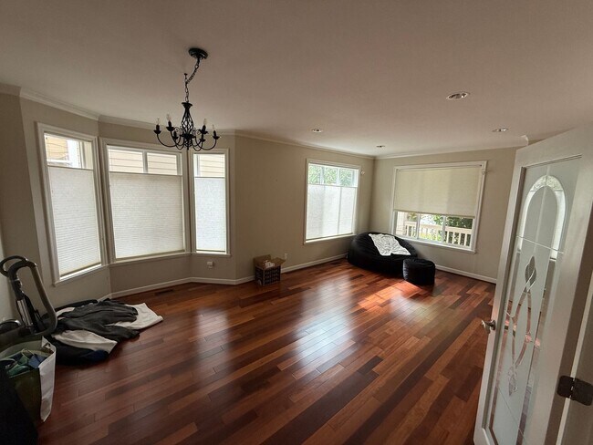 Foto del edificio - Beautiful Upscale Large High End Home in K...