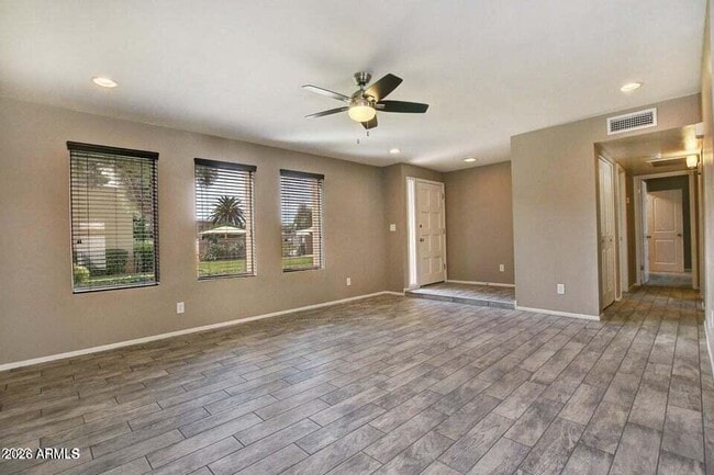 Building Photo - 8335 E Vista Dr