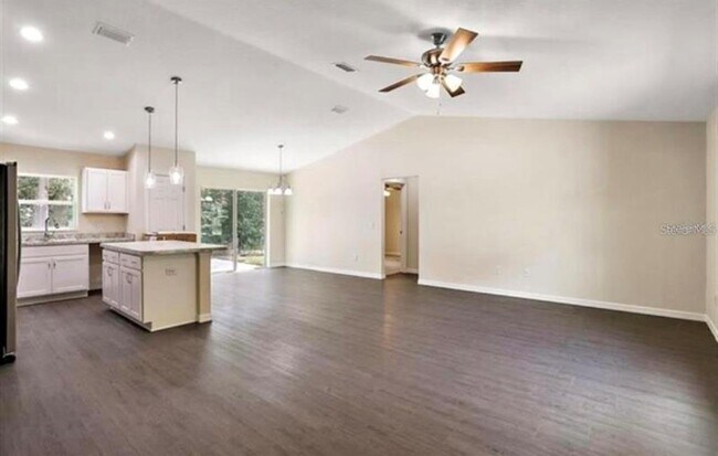 Foto del edificio - 2920 SE 49th Pl