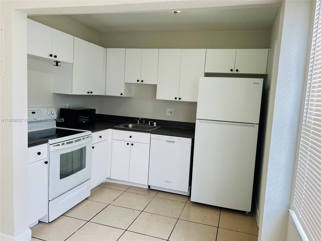 Foto principal - 4605 NW 9th Dr