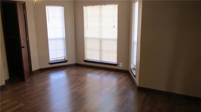 Foto del edificio - 649 East Highway 264