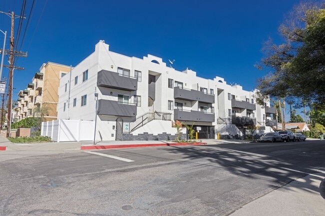 Building Photo - 5104 Sepulveda Blvd