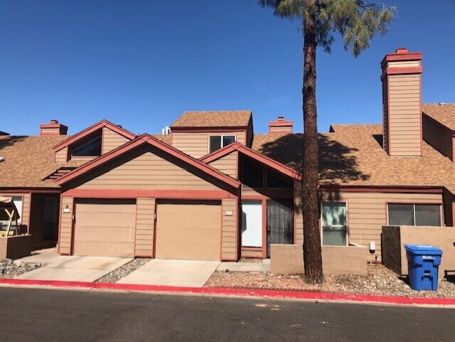 Building Photo - "Charming 2-Bed, 2-Bath Glendale Retreat w...