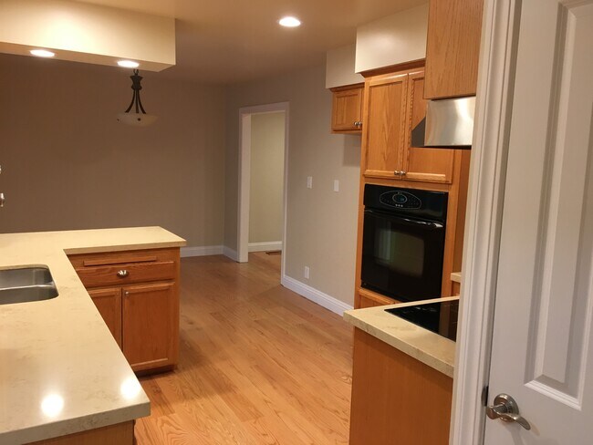 Kitchen - 3679 Mosswood Dr