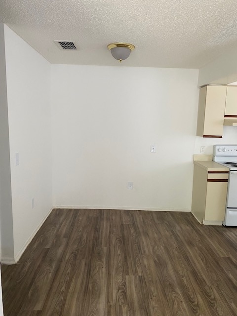 DINING AREA.jpg - Cypress Trail Apartments