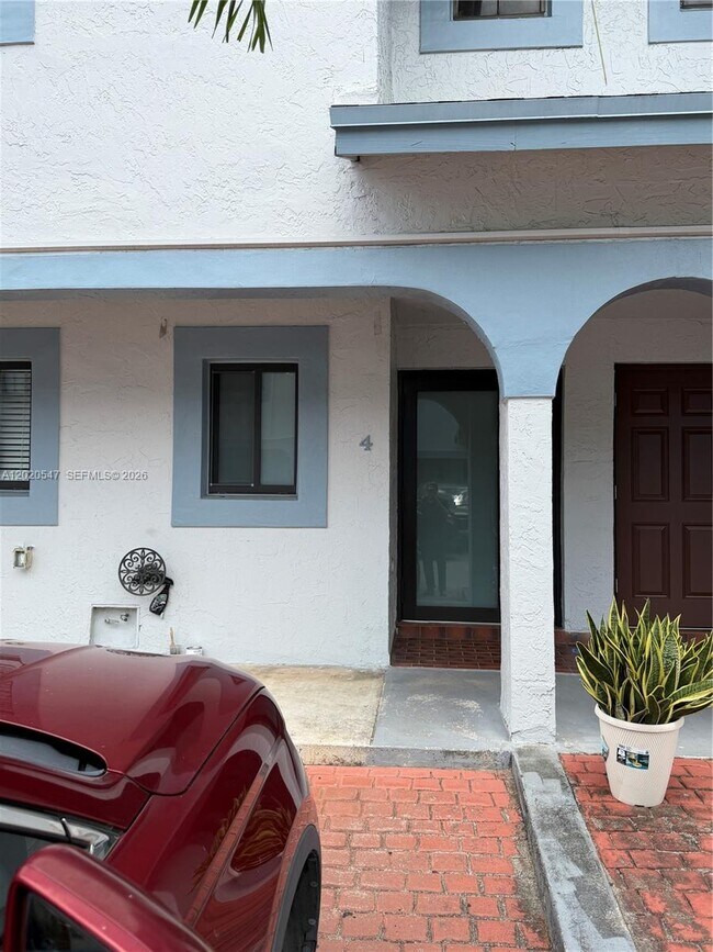 Foto del edificio - 11841 SW 18th St