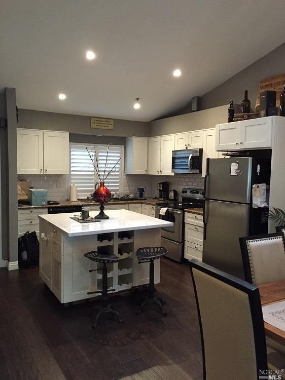 Building Photo - 899 Professional Dr