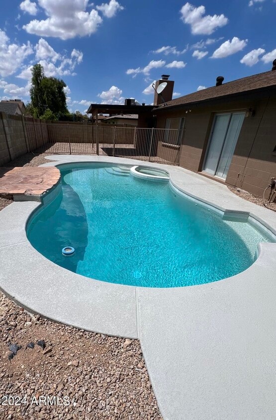 Foto principal - 7301 W Canterbury Dr