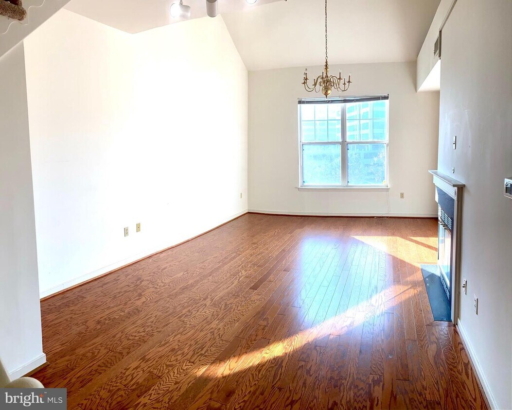 1625 International Dr Unit 413, McLean, VA 22102 Condo for Rent in