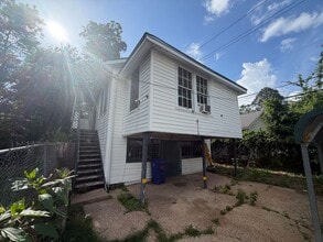 Building Photo - 744 Ratcliff St