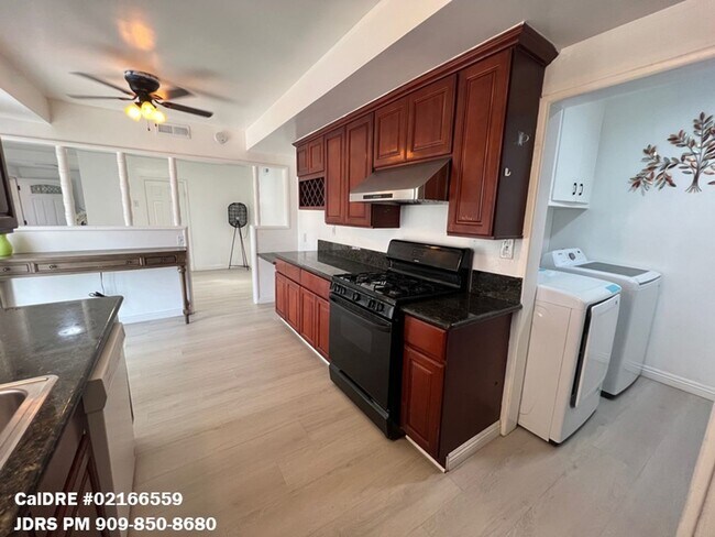 Building Photo - Arcadia 3 Bedroom Home