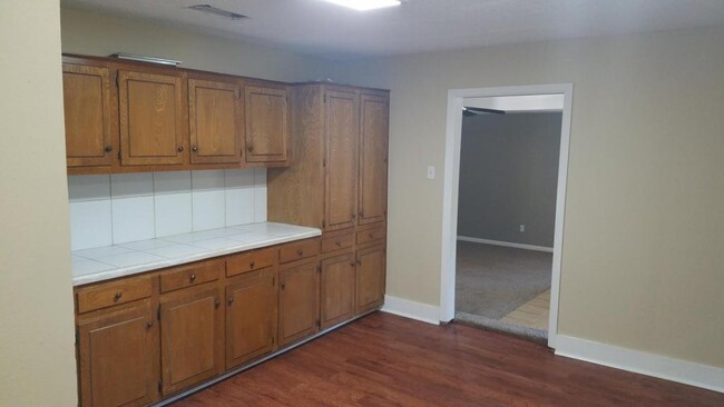 Foto del edificio - 1083 North Point Pleasant Rd