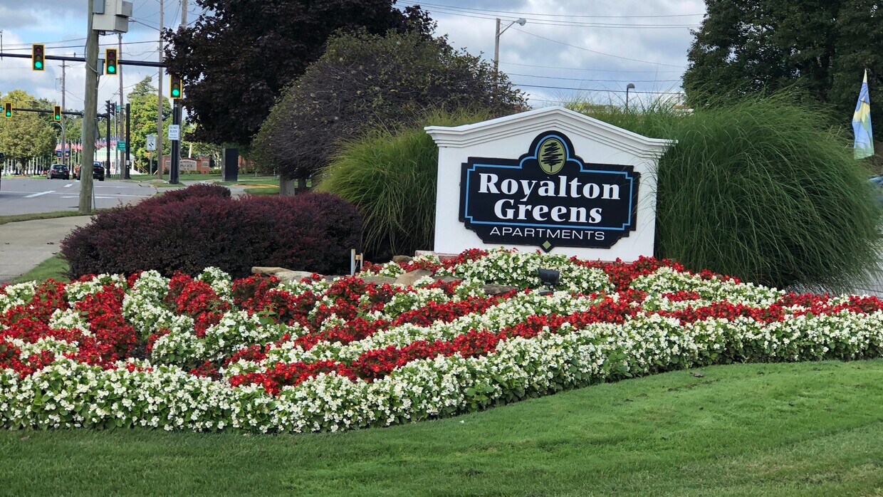 Royalton Greens Apartments 18572 Royalton Rd Strongsville, OH