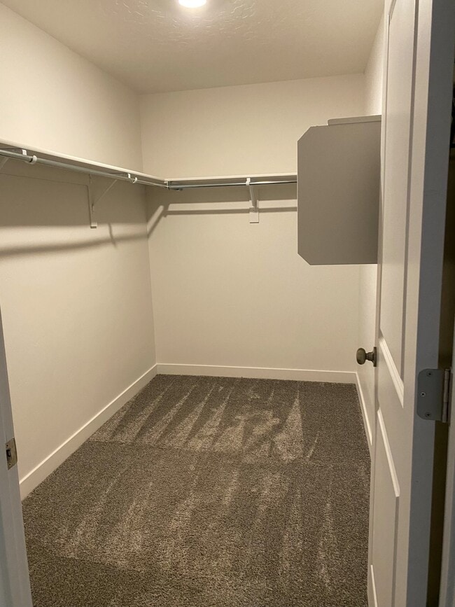 Foto del edificio - 102 E Grant Ln