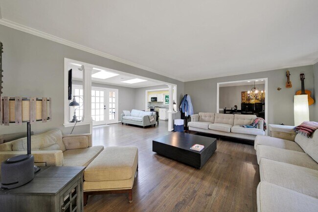 Foto del edificio - Lovely 3 Bed 2.5 Bath Ranch Home in South ...