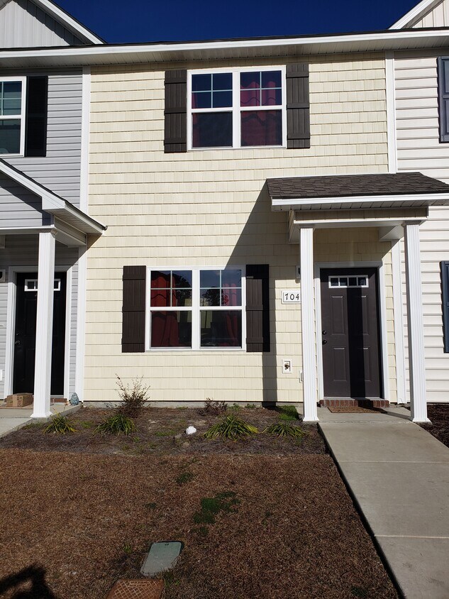 704 Justice Farm Dr, Sneads Ferry, NC 28460 Townhouse for Rent in Sneads Ferry, NC