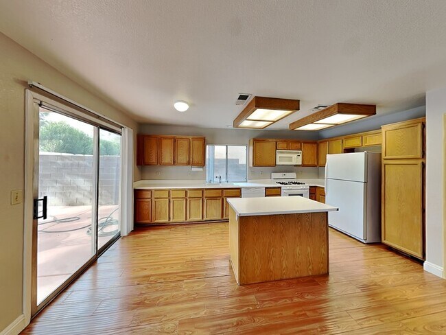 Foto del edificio - 1741 Garden Path Ct