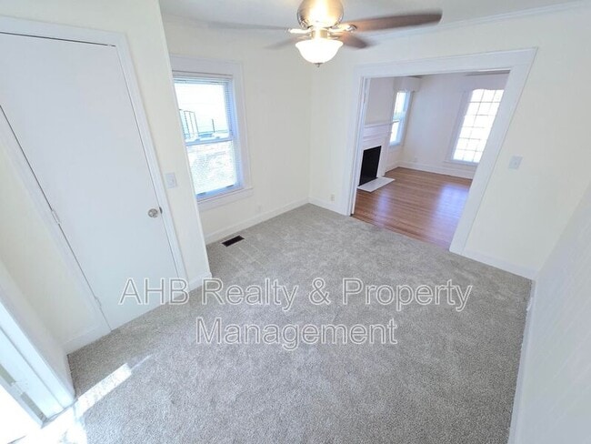 Foto del edificio - 621 Grace Ave