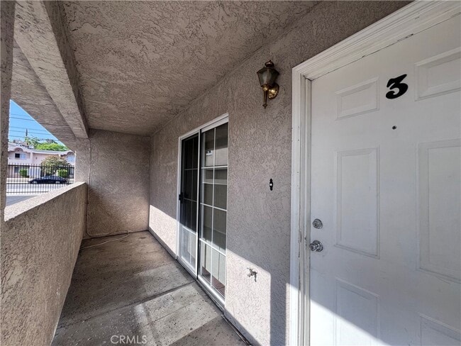 Building Photo - 11254 Oxnard St
