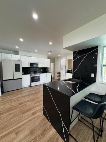 Foto del edificio - 400 SW 9th Ave