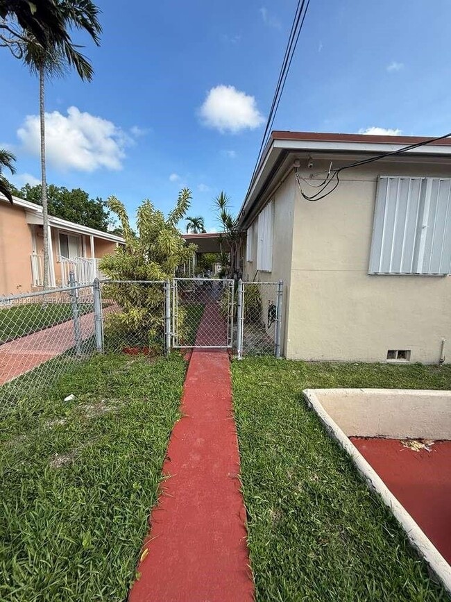 Foto del edificio - 1140 SW 9th St