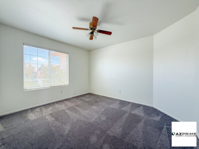 Foto del edificio - Exceptional 3/2 Peoria Corner Lot House!