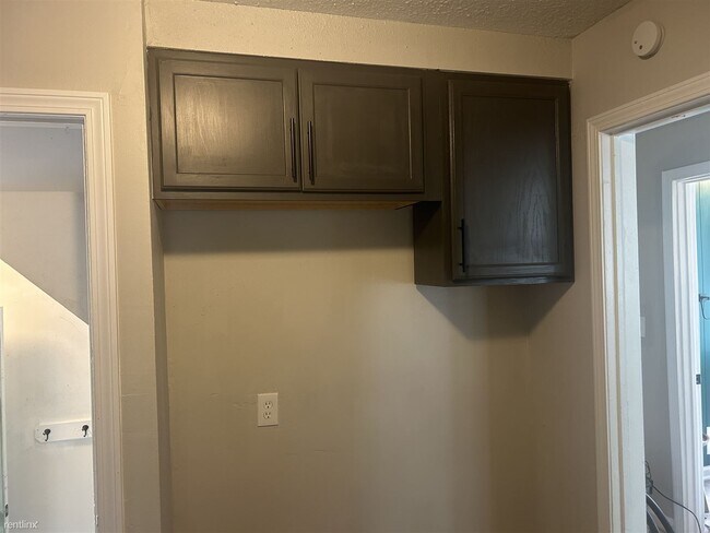 Building Photo - 3 br, 1.5 bath House - 11584 Nottingham Rd