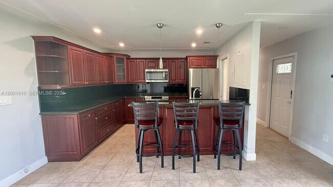 Foto del edificio - 8820 SW 43rd Terrace