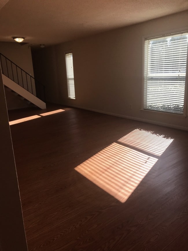 Mariner's Cove Apartment Homes Apartments Virginia Beach, VA