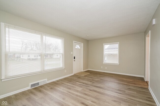 Foto del edificio - 3428 N Riley Ave