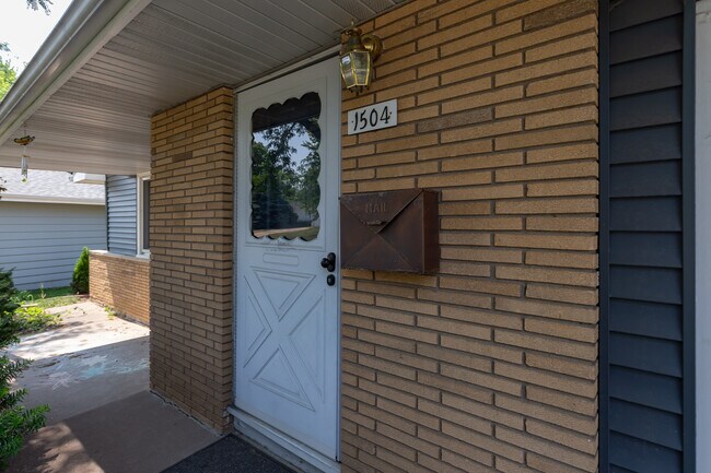 Foto del edificio - 1504 Broadview Dr