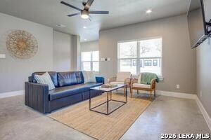 Foto del edificio - 30652 Oakview Rd