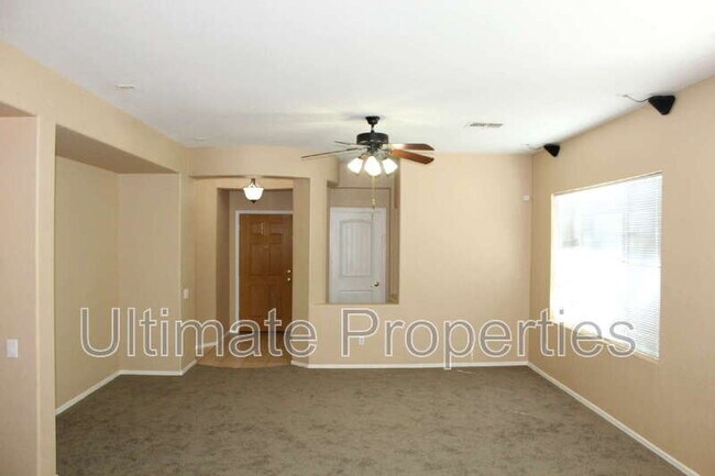 Foto del edificio - 9225 W Milkweed Loop