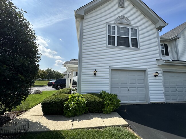 Building Photo - 2473 Dickens Dr