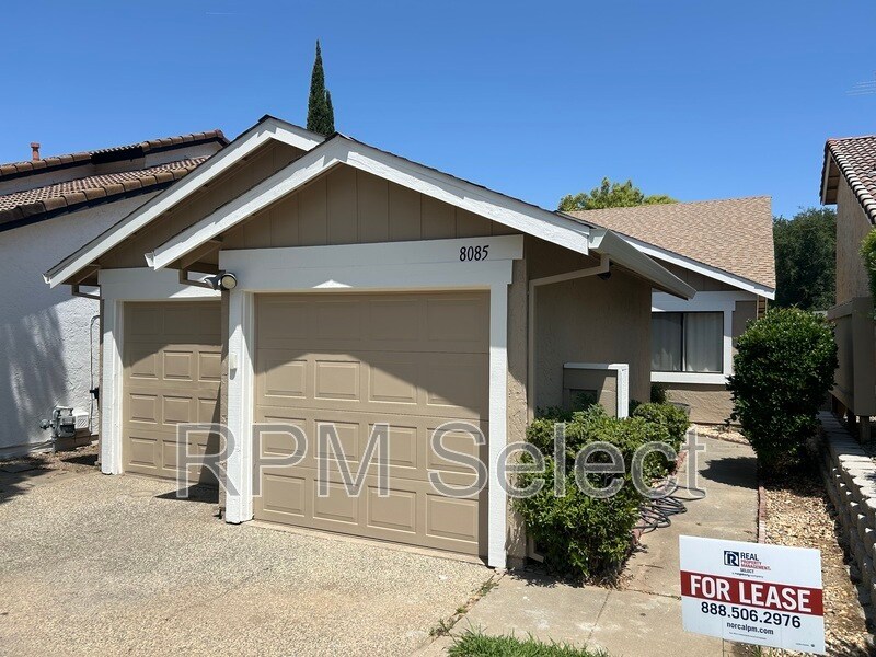 Foto principal - 8085 Forest Glen Way