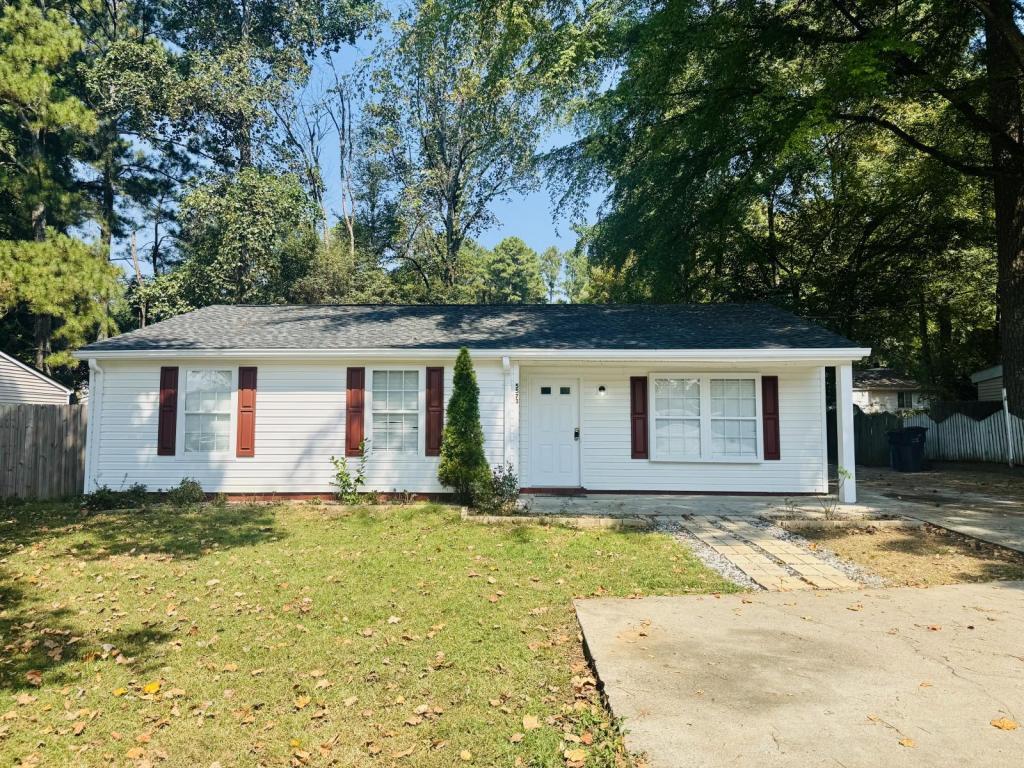 Foto principal - 5573 Singleton Rd