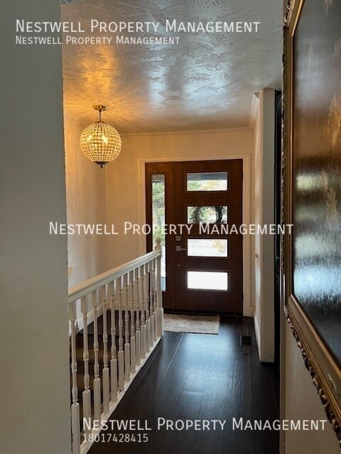 Building Photo - Beautiful Updated Cottonwood Heights Rambler