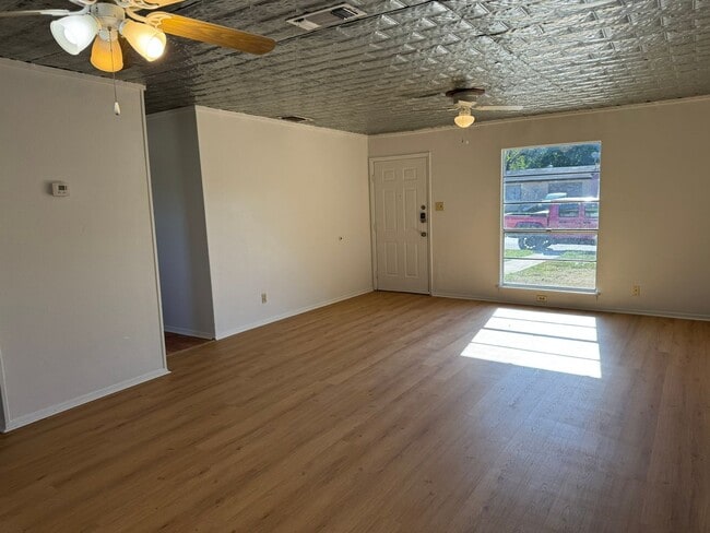 Building Photo - 1029 Vly Frg Dr